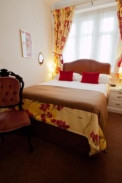 Crescent Guest House Bath